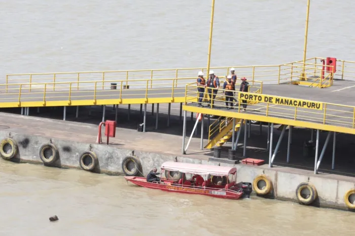 Governo do Amazonas realiza segundo dia de busca e assistência às vítimas de acidente no Porto de Manacapuru