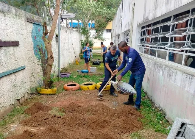 SEMAM implanta horta em Projeto social da Topolândia