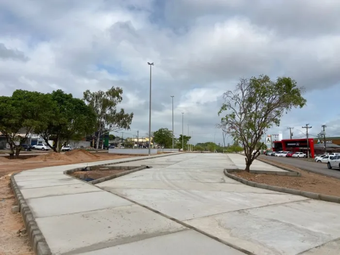 Obras: Sevop faz novo espaço de lazer e pista de caminhada no canteiro entre Folhas 29 e 30