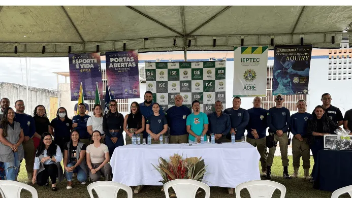Governo do Acre entrega certificados de curso de barbeiro para jovens em cumprimento de medidas socioeducativas