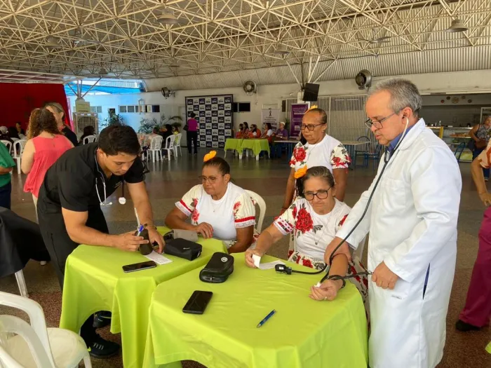 Outubro Roxo: Sesapi realiza ação para promover cuidados e autonomia da pessoa idosa