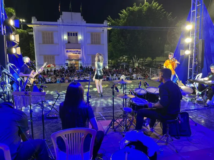 FCCM: 3° Festival de Verão reúne centenas de pessoas para apresentações de artistas regionais e concurso de vocal e instrumental