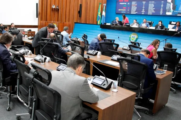 Projetos serão analisados e votados durante sessão plenária, que tem início às 9h com transmissão ao vivo