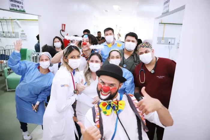 Música, diversão e muita palhaçada divertem crianças das classes hospitalares no Hospital da Criança