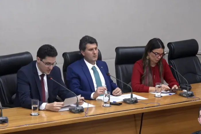 Previsão orçamentária para 2025 avança na CEOF