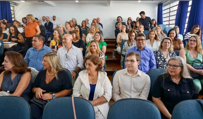 Nova carreira de professor garante aumento de salário e evolução profissional