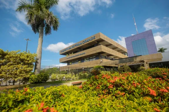 Prefeitura de PG define data para pagamento do 13º salário de servidores municipais