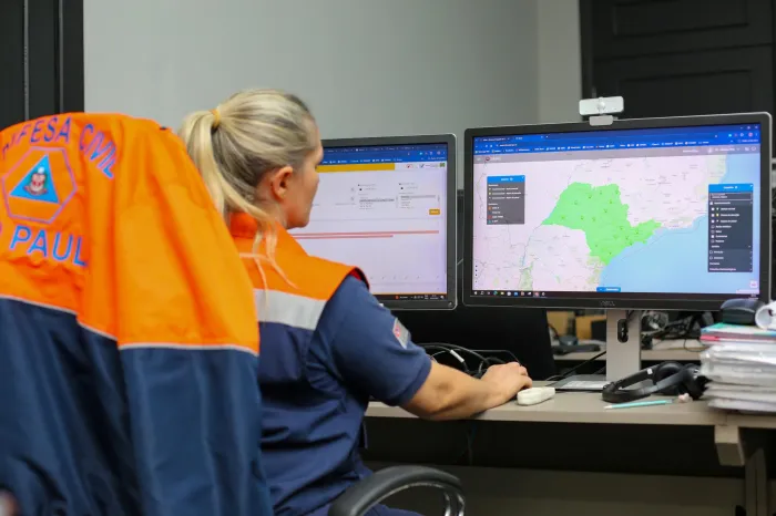 Defesa Civil notifica concessionárias de energia de SP sobre risco meteorológico