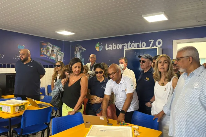 Clubes de Rotary conhecem as modernas estruturas implantadas nas escolas municipais em Feira