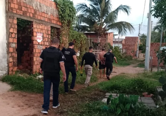 - Polícia prende suspeitos de roubo à residência (Foto: Divulgação)