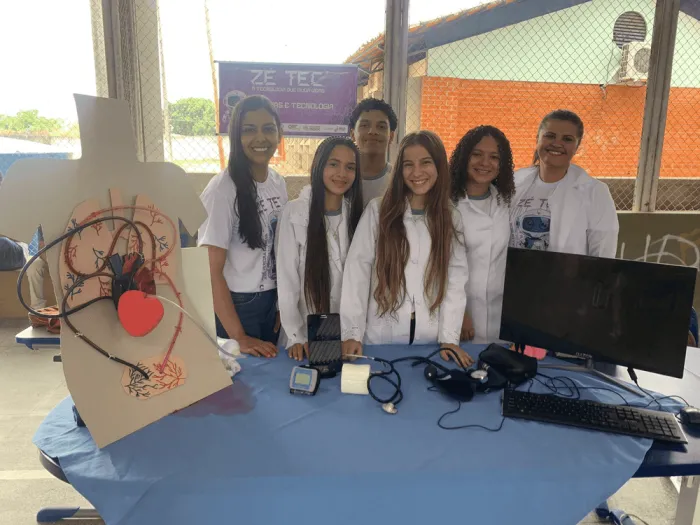 Estudantes de Centro de Tempo Integral de Teresina realizam feira sobre soluções tecnológicas