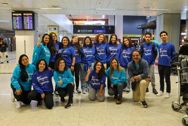 Estudantes e professores de São Sebastião embarcam para intercâmbio na Inglaterra