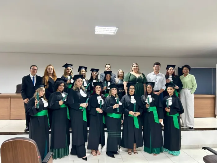 Costa Rica celebra a formatura de 15 novas Técnicas em Enfermagem