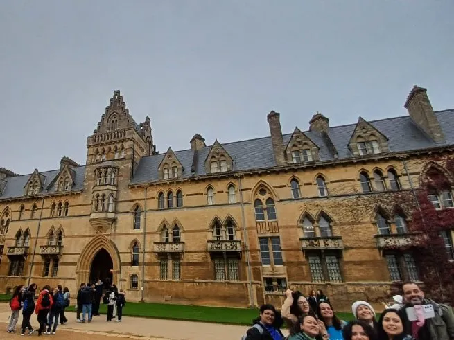 Intercambistas de São Sebastião exploram a cidade de Oxford