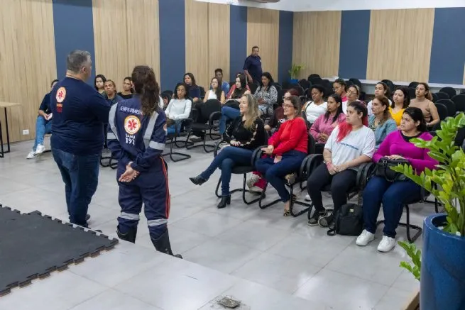 Monitores e gestores de creches passam por formação em primeiros socorros