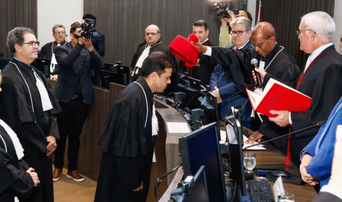João Azevêdo prestigia posse de Francisco Seráphico Filho no cargo de desembargador do Tribunal de Justiça