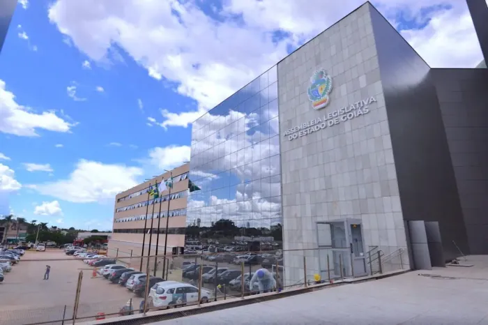 Novas medidas, encaminhadas no projeto, que incluem a reestruturação do plano de cargos e salários e reajustes dos salários dos professores, deverão entrar em vigor já em janeiro de 2025 (Foto: Seduc)