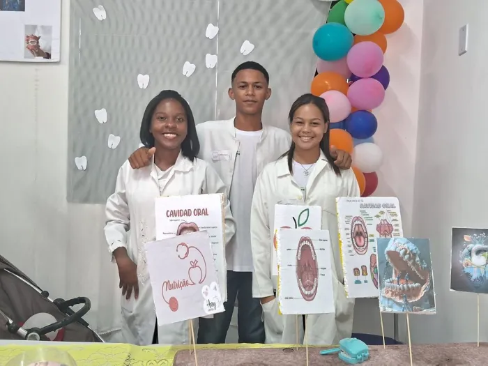 Estudantes de Centro de Tempo Integral realizam feira com orientações sobre cursos técnicos em Floriano