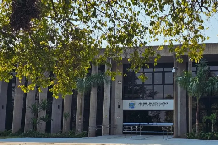 Documento declara a transferência do ponto facultativo do Dia do Servidor Público Estadual no Poder Legislativo