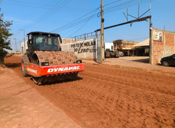 Prefeitura de Gurupi intensifica obras de pavimentação asfáltica no Jardim das Bandeiras e moradores comemoram avanço