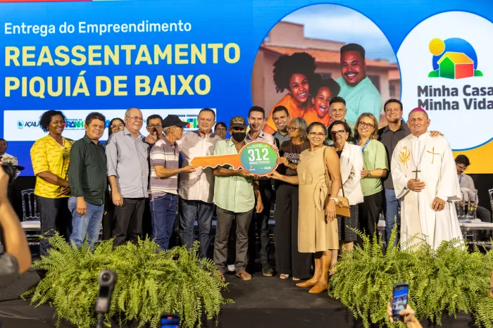 - Solenidade contou com a presença do governador Brandão e do ministro das Cidades, Jader Barbalho Filho (Foto: Fernando dos Anjos)
