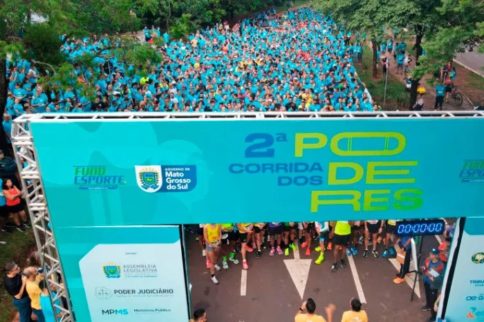 Multidão de servidores e outros participantes lotaram as ruas do Parque dos Poderes neste sábado durante a 2º Corrida dos Poderes