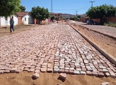 Com obras executadas pelo Idepi, Governo do Estado já pavimentou mais de 190 mil m² de ruas em paralelepípedo neste ano