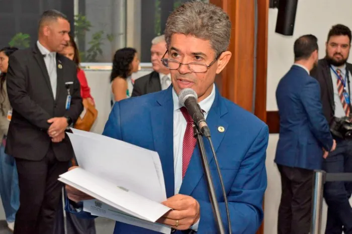 Projeto Rinaldo Modesto aprestou o projetos de resolução na sessão plenária desta terça-feira