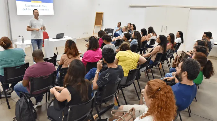 Assistência Social celebra Dia do Agente Administrativo com oficina