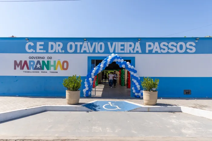 - Governo entrega escola completamente reformada e anuncia mais obras em Chapadinha (Foto: Fernando dos Anjos)