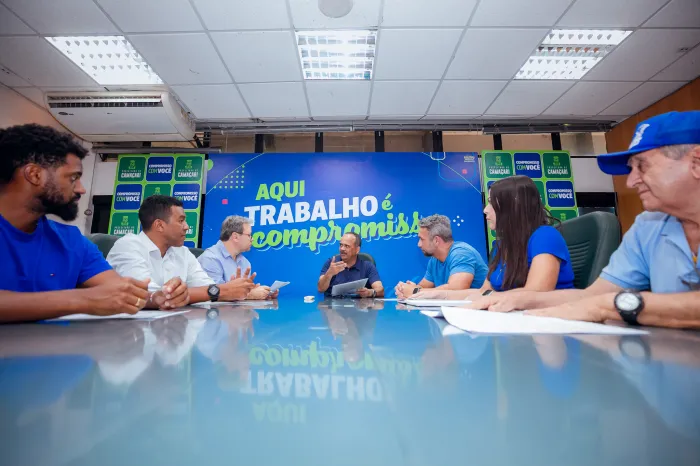 Prefeito Elinaldo assina ordem de serviço para execução de novo conjunto de obras de infraestrutura no município