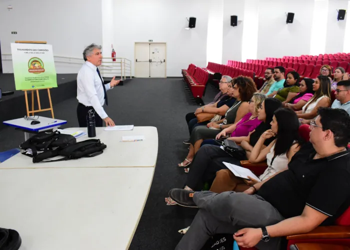 Educação da Paraíba promove treinamento sobre aquisição de gêneros alimentícios da agricultura familiar para merenda escolar