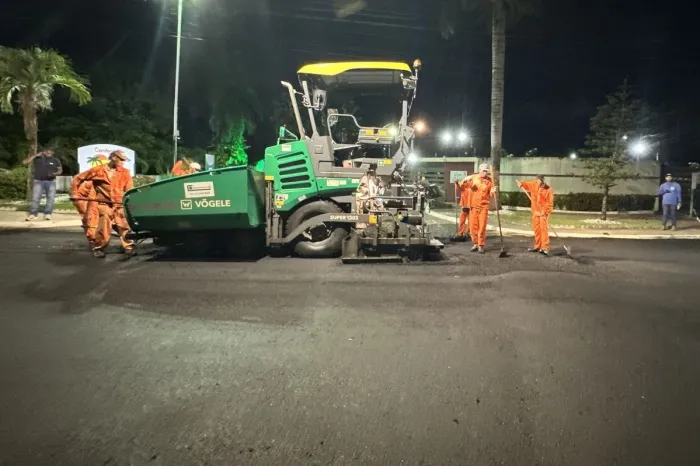 Obras de recapeamento avançam e beneficiam ruas da costa do município