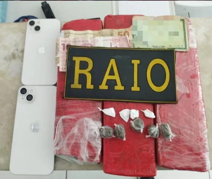 PMCE encontra tabletes de maconha dentro de fogão em Crateús