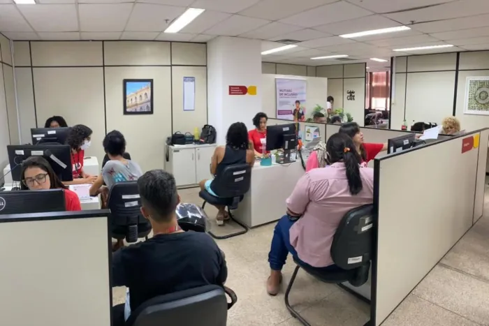 Avança proposta para garantir isenção de taxas na alteração de nomes de pessoas trans e não-binárias