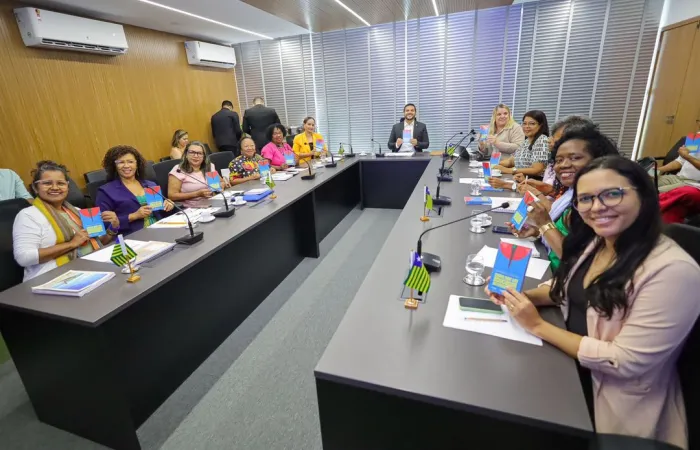 Secretário Washington Bandeira empossa membros do Comitê do programa Educar para Respeitar