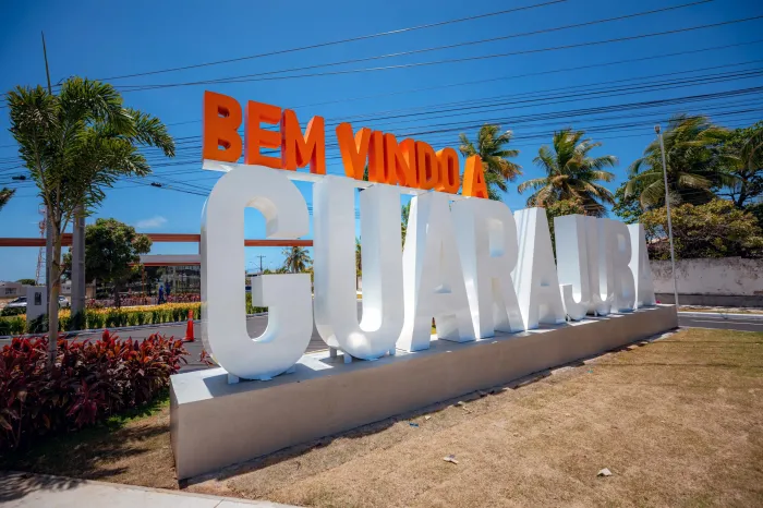 Prefeito Elinaldo entrega obras de requalificação e urbanização de Guarajuba