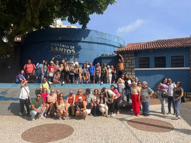 Prefeitura de São Sebastião realiza passeio com idosos ao Aquário e Orquidário de Santos pelo projeto “Pé na Estrada”