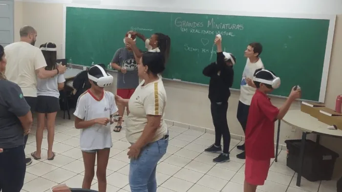 Projeto leva experiência com a realidade virtual para as escolas