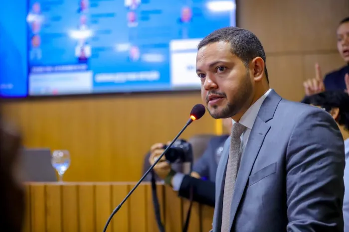 Plenário da Câmara aprova a Lei de Diretrizes Orçamentárias (LDO) para 2025