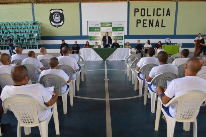 Secretaria da Justiça entrega certificados de cursos profissionalizantes a detentos em Teresina