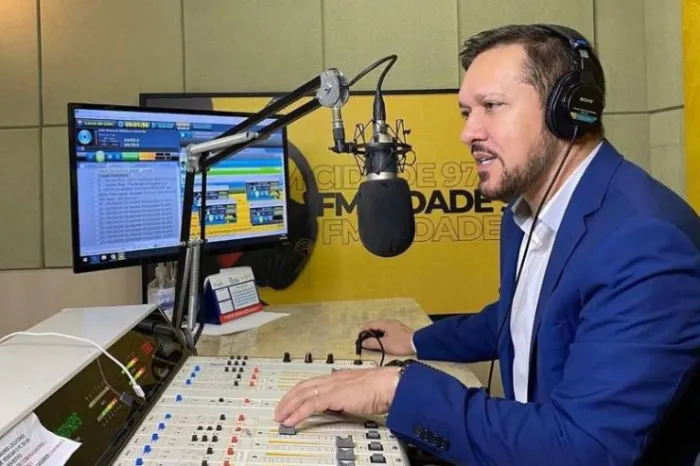 Lucas de Lima Homenageia Profissionais da Comunicação no Dia do Radialista