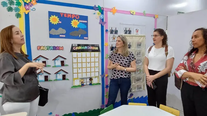 Referência nacional: representante do MEC elogia atuação da FCEE na área da surdez