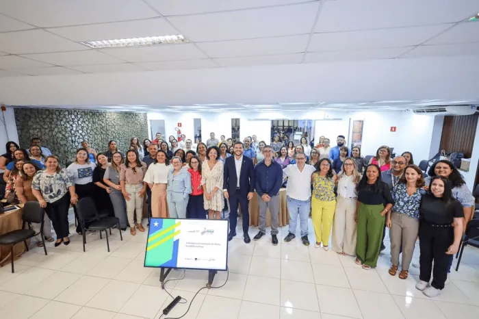 Seduc promove ciclo de formação para profissionais do EJA em Teresina