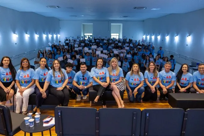 Alunos da rede municipal de São Sebastião recebem certificados em cerimônia do projeto ‘OAB vai à Escola’