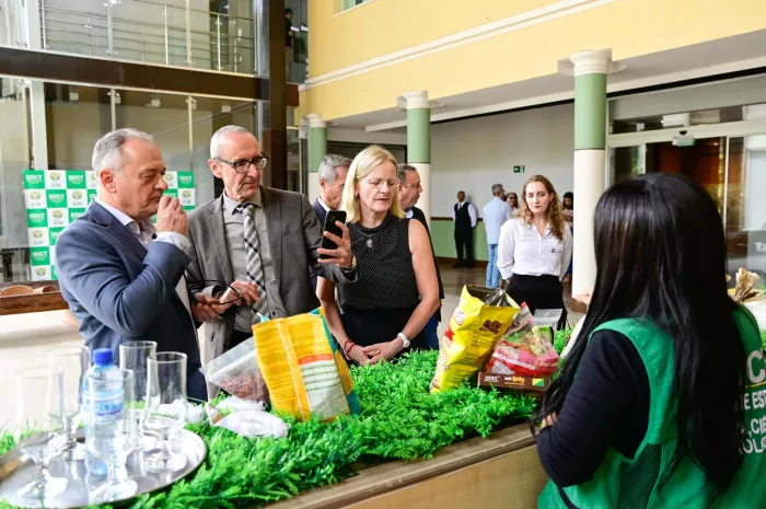No Acre, embaixador da Áustria visita museu e conhece potencial econômico do estado