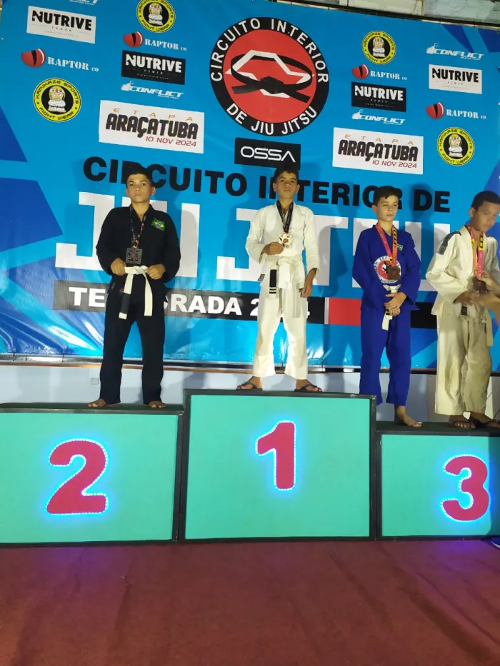 Projeto social faz 17 medalhas do Circuito Interior de jiu-jitsu em etapa Araçatuba