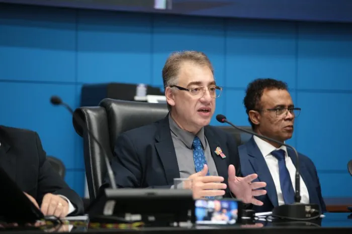 Deputado Neno Razuk solicita construção de praça com parquinho infantil em Dourados