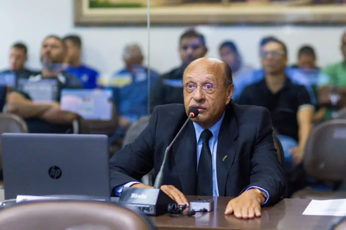 Pavão Filho tem sete projetos de lei aprovados em redação final