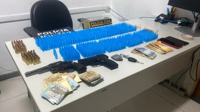 Operação conjunta em Santa Maria de Jetibá prende foragido e apreende drogas, armas e veículos roubados